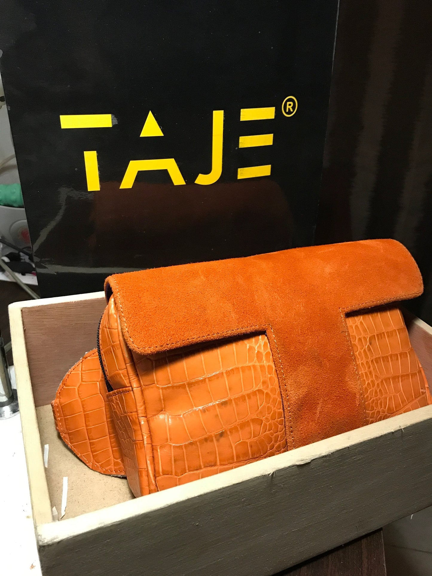 ORANGE CROCODILE SKIN X ORANGE SUEDE T PACK