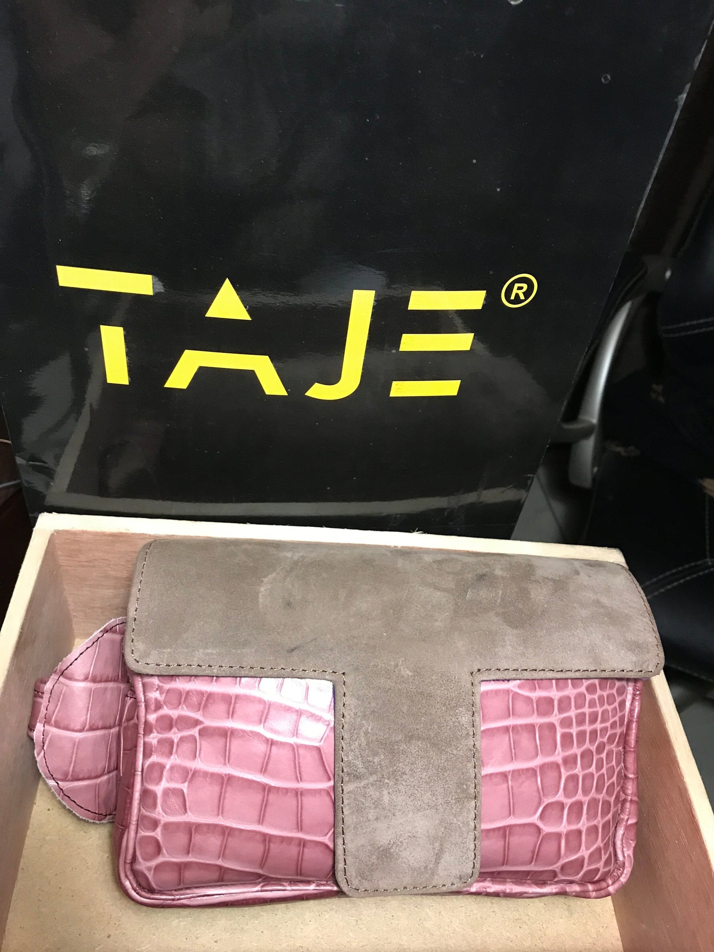 LIGHT PINK CROCSKIN X TAN SUEDE T PACK
